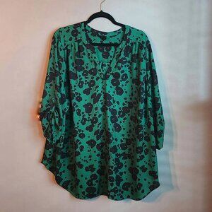 3X 3/4 Length Sleeve Green and Black Floral Blouse